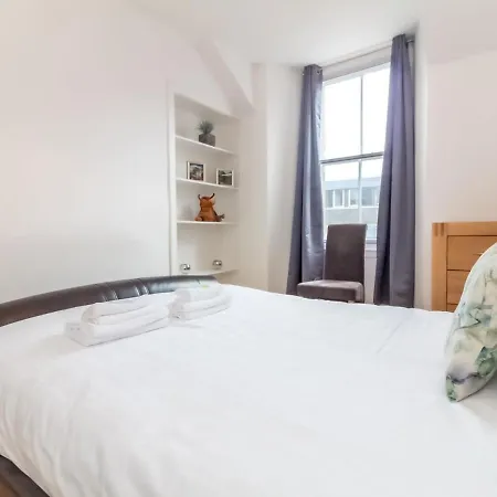 Apartamento Bright And Cosy Flat At The Heart Of The Old Town Edimburgo Exterior foto