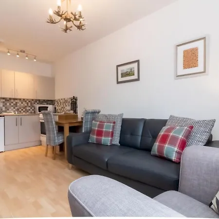 Apartamento Bright And Cosy Flat At The Heart Of The Old Town Edimburgo Exterior foto